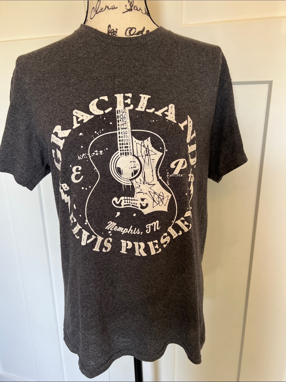 Graceland T-shirt. Gray with White Circle Graphic